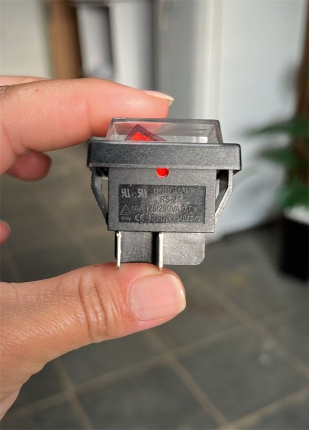 CHAVE 2 POSIÇÕES ILUMINADA C/ CAPA SILICONE RS-201-1C-R 220V VERMELHA 220V - Imagem 6