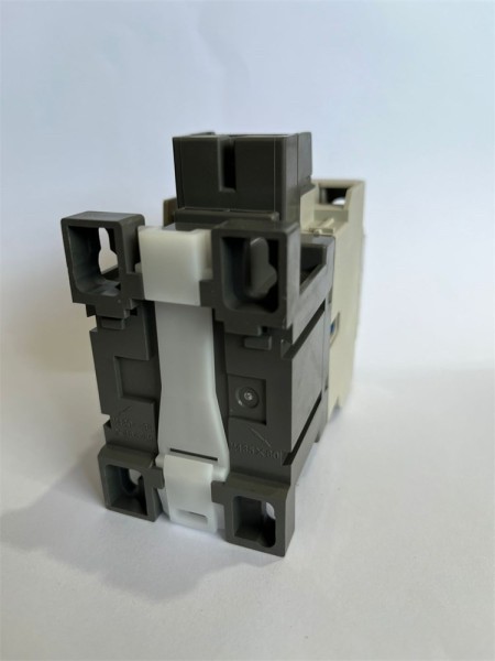 CT9-E5-311 CONTATOR TRIPOLAR 11A AC3 BOB: 110VCA 1NA/1NF METALTEX - Imagem 2