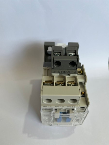 CT9-E5-311 CONTATOR TRIPOLAR 11A AC3 BOB: 110VCA 1NA/1NF METALTEX - Imagem 6